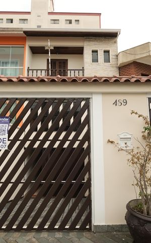 Casa para alugar com 242m², 3 quartos e 5 vagasPlaca