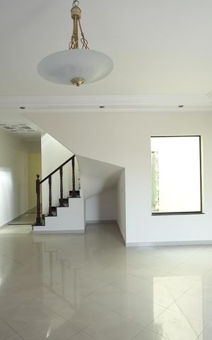 Casa para alugar com 242m², 3 quartos e 5 vagasSala