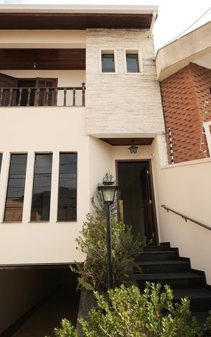 Casa para alugar com 242m², 3 quartos e 5 vagasGaragem