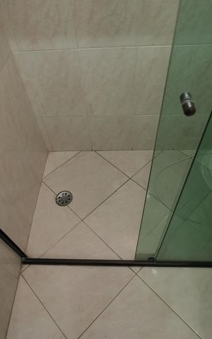 Casa para alugar com 242m², 3 quartos e 5 vagasBanheiro da Suíte 1