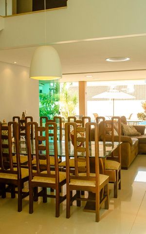 Casa de condomínio à venda com 280m², 5 quartos e 4 vagas Casa de condomínio à venda com 280m², 5 quartos e 4 vagasSala
