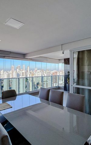 Apartamento à venda com 164m², 3 quartos e 4 vagasVaranda