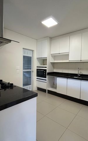 Casa de condomínio para alugar com 205m², 3 quartos e 3 vagas Casa de condomínio para alugar com 205m², 3 quartos e 3 vagasCozinha