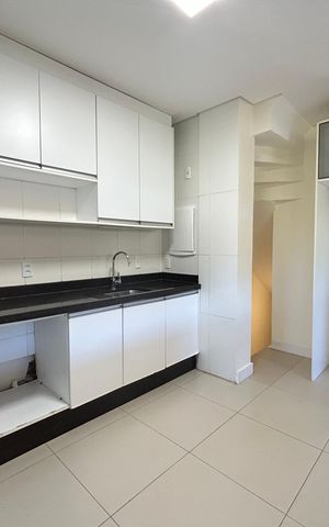 Casa de condomínio para alugar com 205m², 3 quartos e 3 vagas Casa de condomínio para alugar com 205m², 3 quartos e 3 vagasCozinha