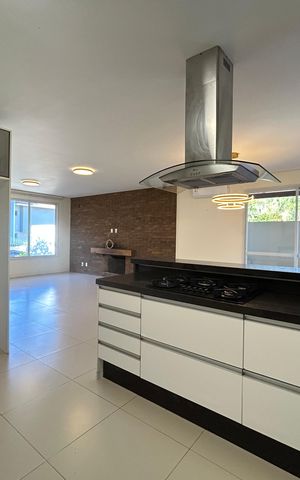 Casa de condomínio para alugar com 205m², 3 quartos e 3 vagas Casa de condomínio para alugar com 205m², 3 quartos e 3 vagasCozinha