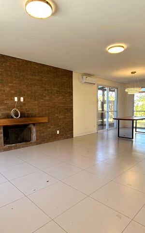 Casa de condomínio para alugar com 205m², 3 quartos e 3 vagas Casa de condomínio para alugar com 205m², 3 quartos e 3 vagasSala