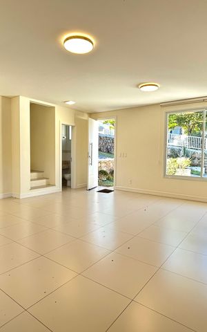 Casa de condomínio para alugar com 205m², 3 quartos e 3 vagas Casa de condomínio para alugar com 205m², 3 quartos e 3 vagasSala