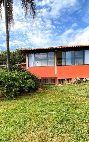 Casa de condomínio à venda com 245m², 4 quartos e 6 vagas Casa de condomínio à venda com 245m², 4 quartos e 6 vagasQuintal