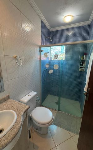 Casa à venda com 390m², 6 quartos e 7 vagas Casa à venda com 390m², 6 quartos e 7 vagasBanheiro da Suíte 2 Anexo 1