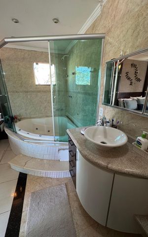 Casa à venda com 390m², 6 quartos e 7 vagas Casa à venda com 390m², 6 quartos e 7 vagasBanheiro da Suíte master Anexo 1
