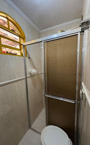 Casa à venda com 390m², 6 quartos e 7 vagas Casa à venda com 390m², 6 quartos e 7 vagasBanheiro da Suíte 4 Anexo 2