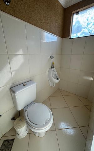 Casa à venda com 390m², 6 quartos e 7 vagas Casa à venda com 390m², 6 quartos e 7 vagasLavabo 2 Anexo 1