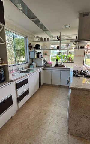 Casa à venda com 390m², 6 quartos e 7 vagas Casa à venda com 390m², 6 quartos e 7 vagasCozinha Anexo 1