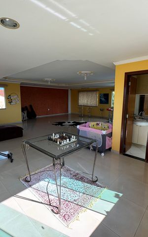 Casa à venda com 390m², 6 quartos e 7 vagas Casa à venda com 390m², 6 quartos e 7 vagasÁrea comum - Salão de festas