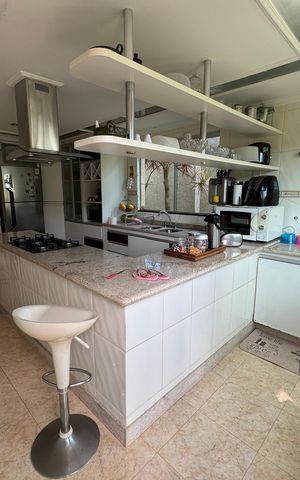 Casa à venda com 390m², 6 quartos e 7 vagas Casa à venda com 390m², 6 quartos e 7 vagasCozinha Anexo 1