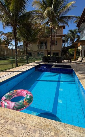 Casa à venda com 390m², 6 quartos e 7 vagas Casa à venda com 390m², 6 quartos e 7 vagasÁrea comum - Piscina