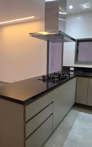 Casa de condomínio para alugar com 230m², 3 quartos e 2 vagas Casa de condomínio para alugar com 230m², 3 quartos e 2 vagasCozinha