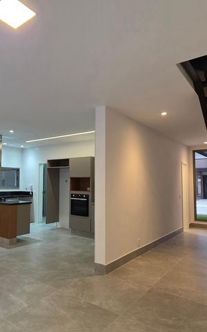Casa de condomínio para alugar com 230m², 3 quartos e 2 vagas Casa de condomínio para alugar com 230m², 3 quartos e 2 vagasSala