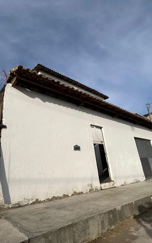 Casa para alugar com 280m², 2 quartos e 2 vagas Casa para alugar com 280m², 2 quartos e 2 vagasFachada da Casa