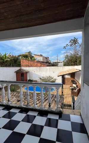 Casa para alugar com 280m², 2 quartos e 2 vagas Casa para alugar com 280m², 2 quartos e 2 vagasEscada de Acesso