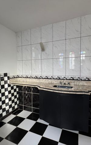 Casa para alugar com 360m², 4 quartos e 3 vagas Casa para alugar com 360m², 4 quartos e 3 vagasBanheiro da Suíte 1