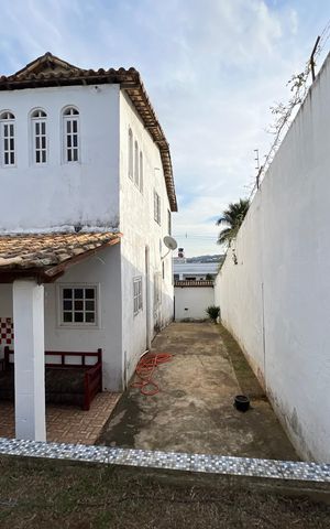Casa para alugar com 360m², 4 quartos e 3 vagas Casa para alugar com 360m², 4 quartos e 3 vagasÁrea Externa