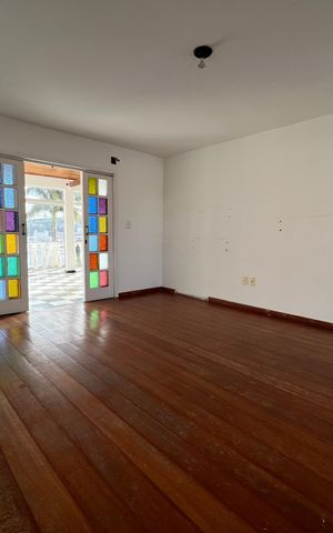 Casa para alugar com 360m², 4 quartos e 3 vagas Casa para alugar com 360m², 4 quartos e 3 vagasQuarto 1