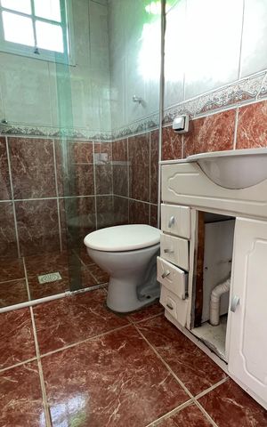 Casa para alugar com 360m², 4 quartos e 3 vagas Casa para alugar com 360m², 4 quartos e 3 vagasBanheiro Corredor