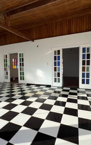 Casa para alugar com 360m², 4 quartos e 3 vagas Casa para alugar com 360m², 4 quartos e 3 vagasSala 2/Entradas Suíte 1 e Quarto 1