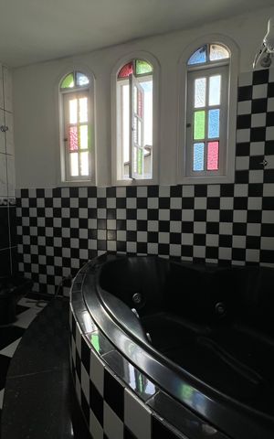 Casa para alugar com 360m², 4 quartos e 3 vagas Casa para alugar com 360m², 4 quartos e 3 vagasBanheiro da Suíte 1