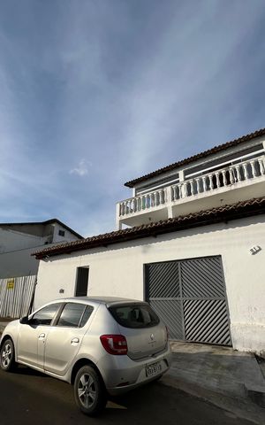Casa para alugar com 360m², 4 quartos e 3 vagas Casa para alugar com 360m², 4 quartos e 3 vagasFachada da Casa