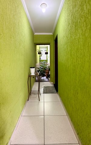 Casa à venda com 250m², 3 quartos e 2 vagas Casa à venda com 250m², 3 quartos e 2 vagasEntrada