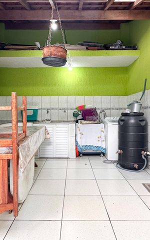 Casa à venda com 250m², 3 quartos e 2 vagas Casa à venda com 250m², 3 quartos e 2 vagasÁrea de Serviço
