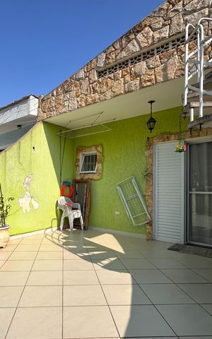 Casa à venda com 250m², 3 quartos e 2 vagas Casa à venda com 250m², 3 quartos e 2 vagasSacada da Suíte