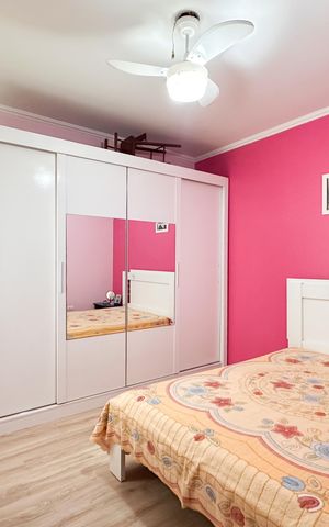 Casa à venda com 250m², 3 quartos e 2 vagas Casa à venda com 250m², 3 quartos e 2 vagasQuarto 1