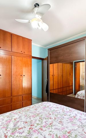 Casa à venda com 250m², 3 quartos e 2 vagas Casa à venda com 250m², 3 quartos e 2 vagasSuíte