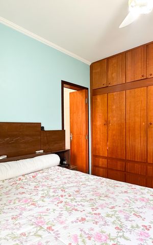 Casa à venda com 250m², 3 quartos e 2 vagas Casa à venda com 250m², 3 quartos e 2 vagasSuíte