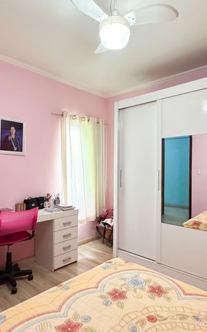 Casa à venda com 250m², 3 quartos e 2 vagas Casa à venda com 250m², 3 quartos e 2 vagasQuarto 1