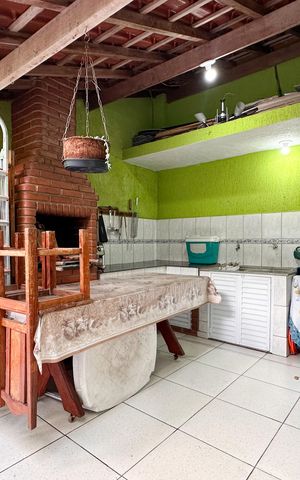 Casa à venda com 250m², 3 quartos e 2 vagas Casa à venda com 250m², 3 quartos e 2 vagasÁrea de Serviço