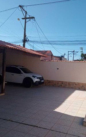Casa para alugar com 200m², 4 quartos e 5 vagas Casa para alugar com 200m², 4 quartos e 5 vagasÁrea externa