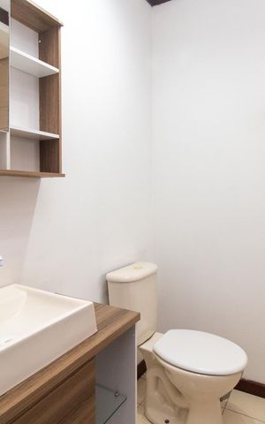 Casa de condomínio para alugar com 126m², 3 quartos e 2 vagas Casa de condomínio para alugar com 126m², 3 quartos e 2 vagasBanheiro Social