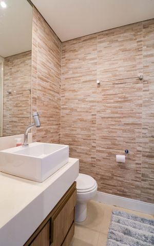 Apartamento à venda com 74m², 2 quartos e 1 vaga Apartamento à venda com 74m², 2 quartos e 1 vagaBanheiro da Suíte