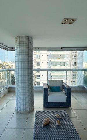 Apartamento para alugar com 200m², 5 quartos e 3 vagas Apartamento para alugar com 200m², 5 quartos e 3 vagasVaranda