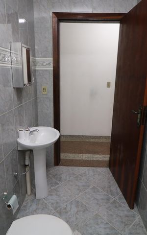 Casa à venda com 147m², 3 quartos e 2 vagasBanheiro