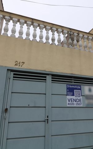 Casa à venda com 147m², 3 quartos e 2 vagasFachada