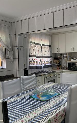 Casa à venda com 180m², 4 quartos e 2 vagasCozinha