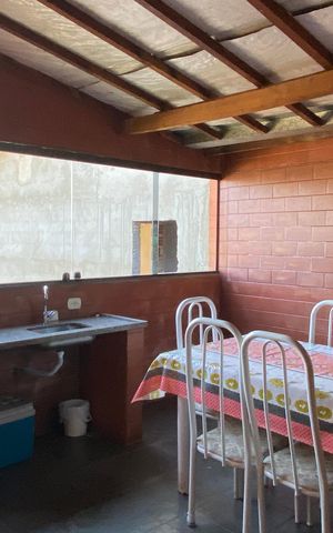 Casa à venda com 180m², 4 quartos e 2 vagasVaranda Gourmet