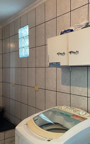 Casa à venda com 180m², 4 quartos e 2 vagasÁrea de Serviço