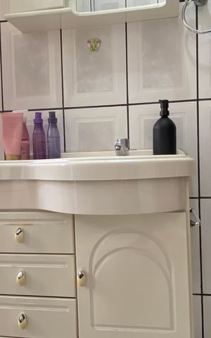 Casa à venda com 180m², 4 quartos e 2 vagasBanheiro 2