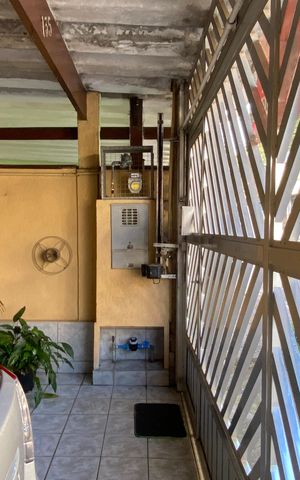 Casa à venda com 180m², 4 quartos e 2 vagasGaragem